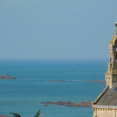 Phare Ouest Amiraute *